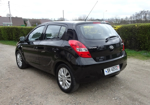 Hyundai i20 cena 13700 przebieg: 184500, rok produkcji 2009 z Zabłudów małe 121